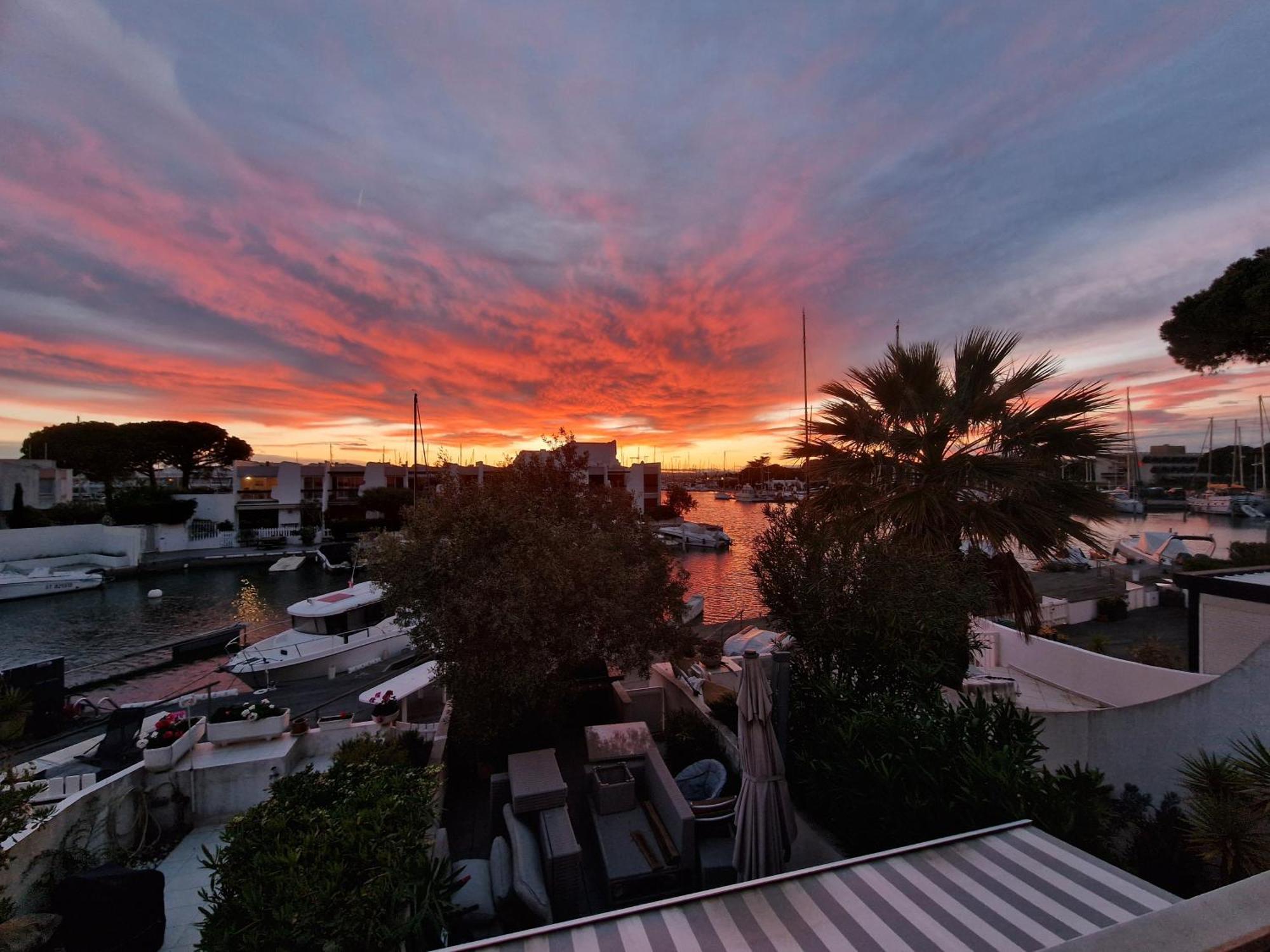 Marina Exceptionnelle - 8 Pers - 120 M2 Vue Mer - Suites Parentales - Cinema - Ponton Le Grau-du-Roi Eksteriør bilde